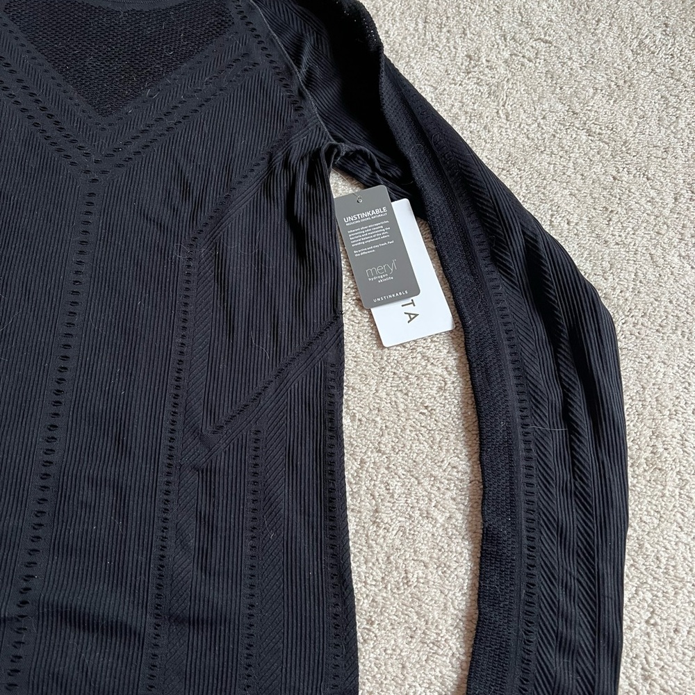 Athleta oxygen top.